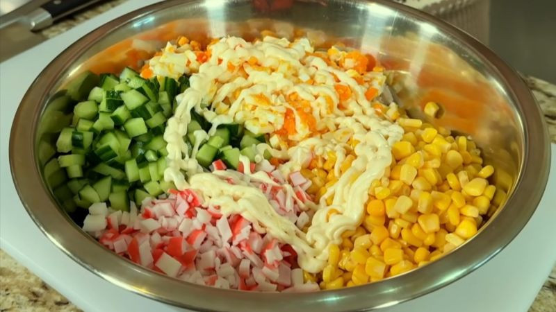 Класичний крабовий салат