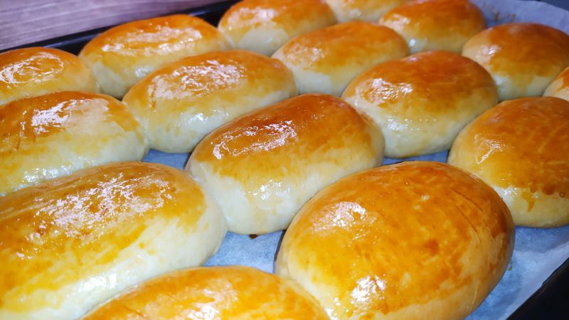 Дуже смачні пиріжки з м'ясом і рисом. Дріжджові в духовці