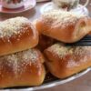 Дріжджові булочки з джемом