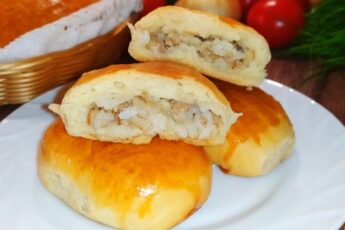 Пиріжки з м'ясом і рисом