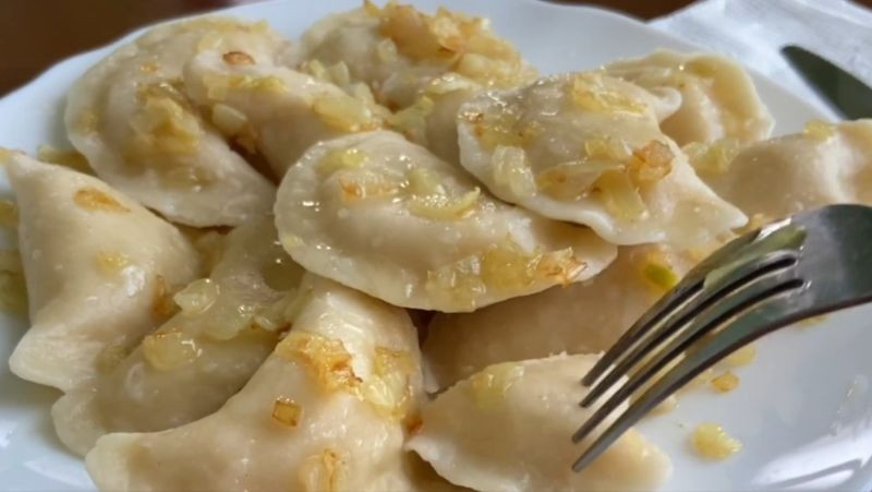 Приготування вареників з картоплею