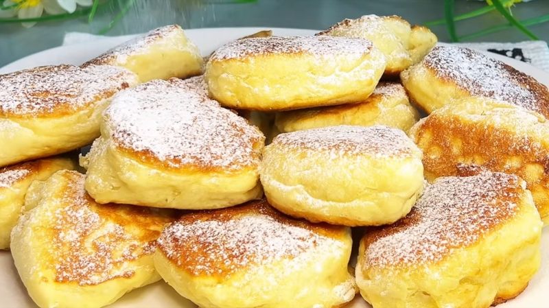 Пишні оладки, як булочки. Швидкий рецепт без дріжджів