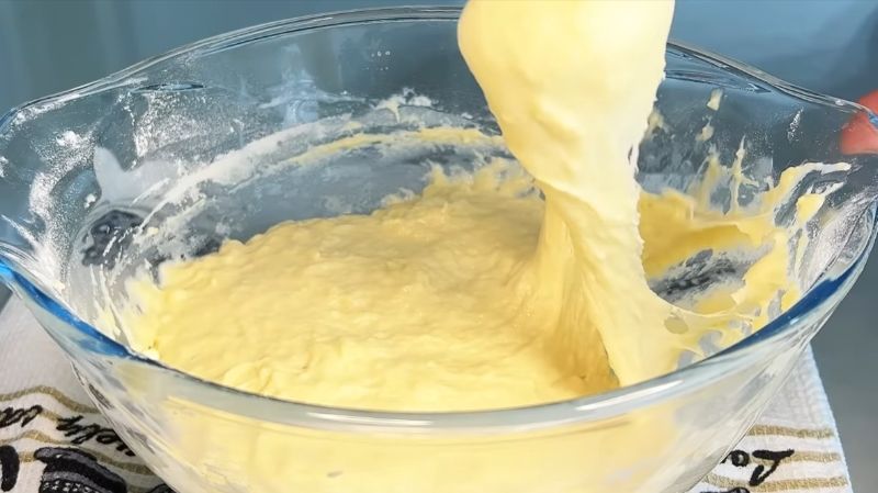 Пишні оладки, як булочки. Швидкий рецепт без дріжджів