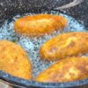Курячі котлети з грибами та сиром