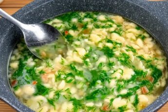 Густий, ароматний суп із затіркою. Справжня домашня класика