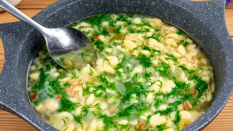 Густий, ароматний суп із затіркою. Справжня домашня класика