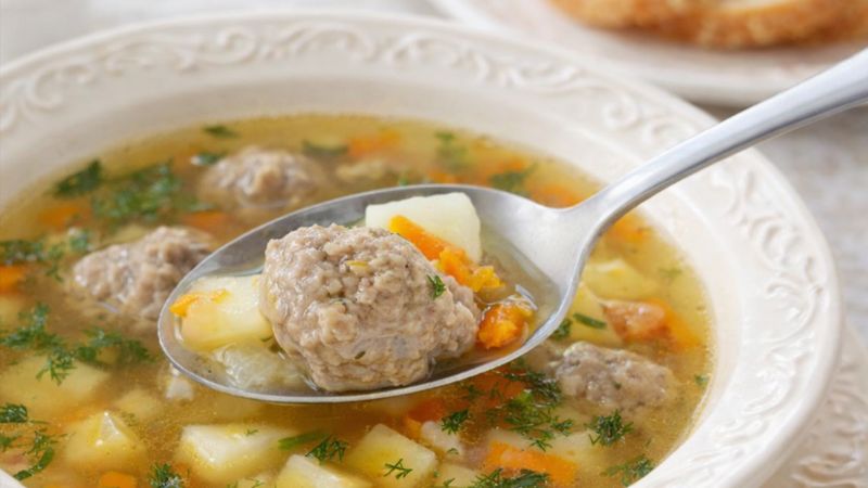 Швидкий суп із фрикадельками