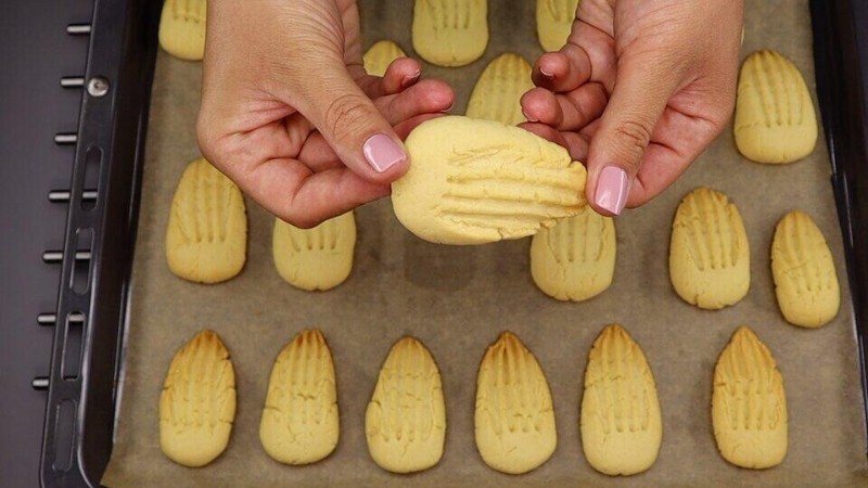 Печиво «Пелюстки» без розкачування тіста: ніжне, ароматне