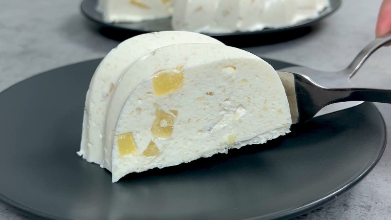 Ніжний сирно-ананасовий десерт