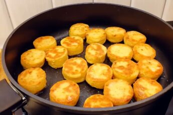 Маленькі сирні булочки