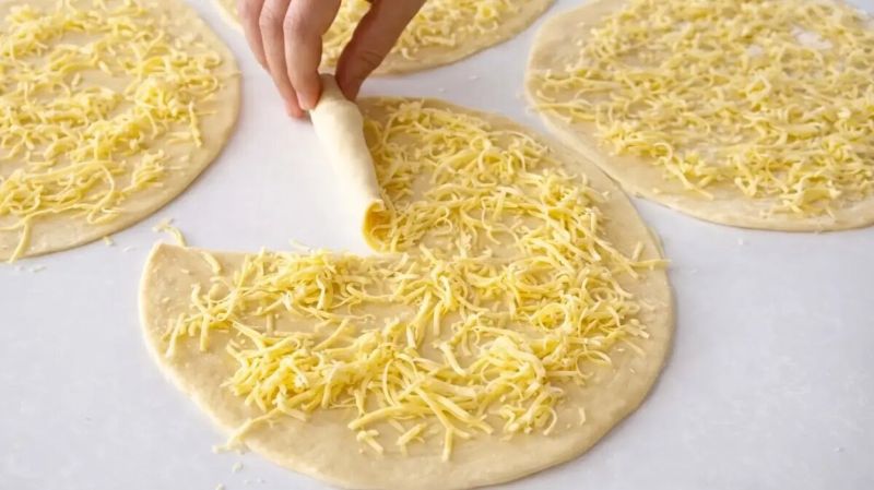 Пишні сирні булочки