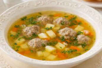 Швидкий суп із фрикадельками