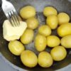 Як смачно приготувати молоду картоплю без смаження