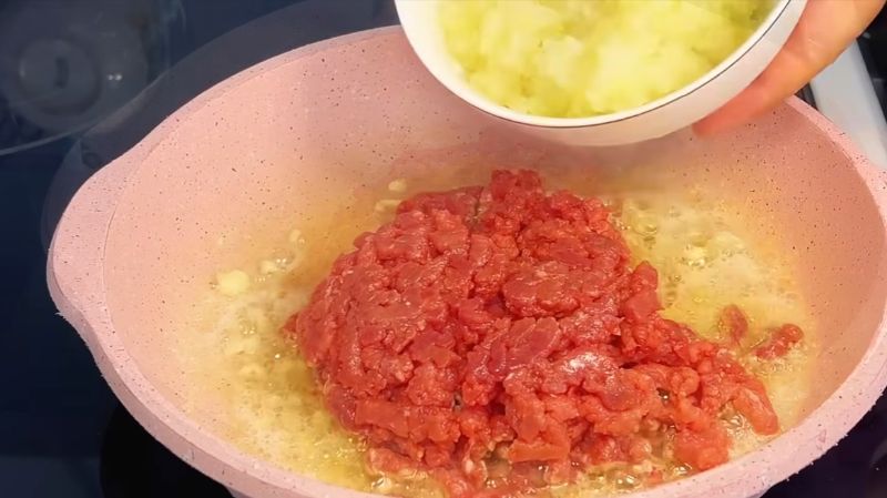 Млинці з кабачків із м’ясом