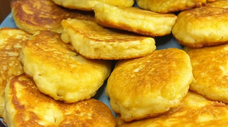 Оладки з яблуками на кефірі